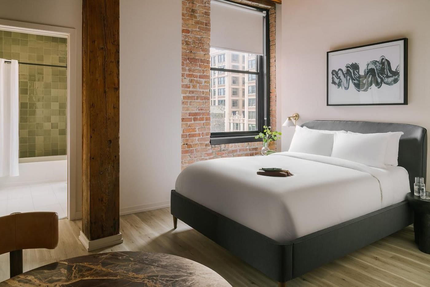 Apartment Livn West Loop Queen Superior Chicago