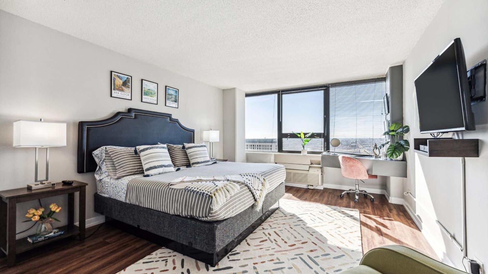 Mich Ave, Downtown, Grant Park 2bd-2ba #23 *
