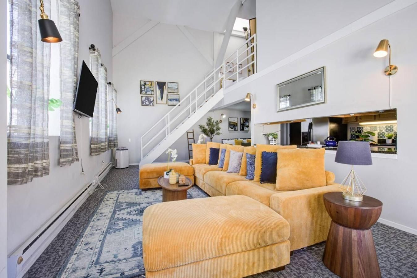Downtown Penthouse I Vintage , Gym & Balcony #5 Apartment Chicago