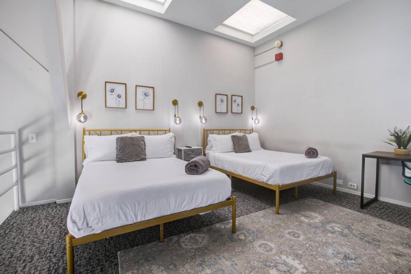 Downtown Penthouse I Vintage , Gym & Balcony #5 * Chicago