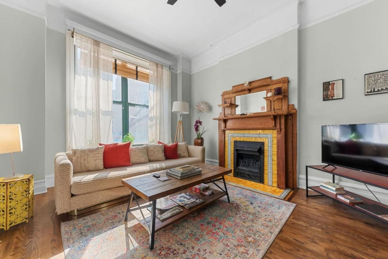 Secret Gallery On The Park - 2bd/1ba * Chicago
