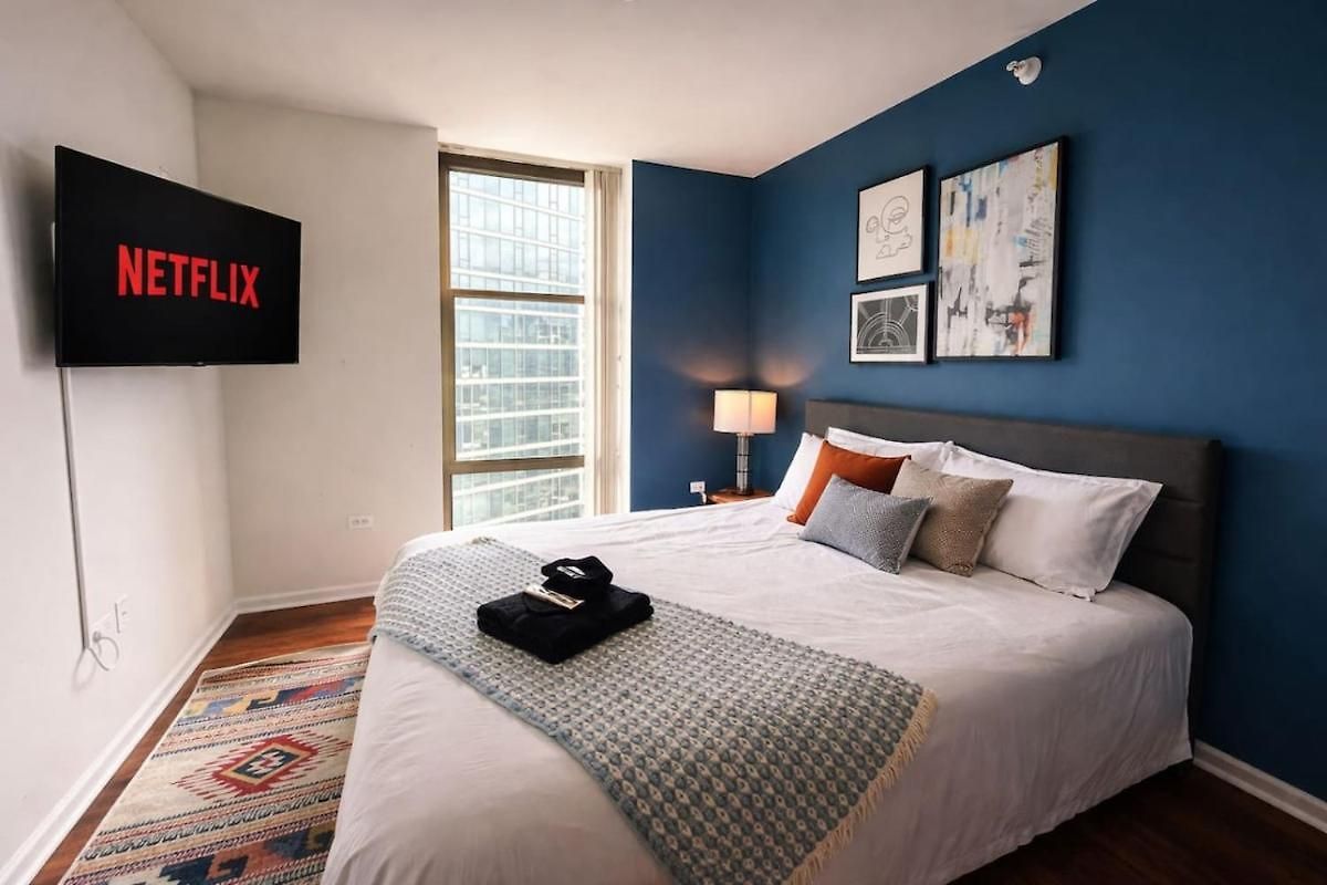 Grant Park 2br With Balcony Skyline View & Gym In Downtown Apartment Chicago