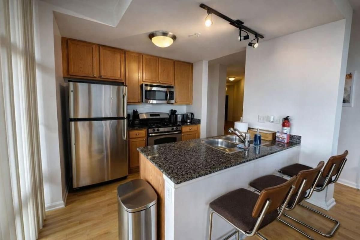 Grant Park 2br With Balcony Skyline View & Gym In Downtown