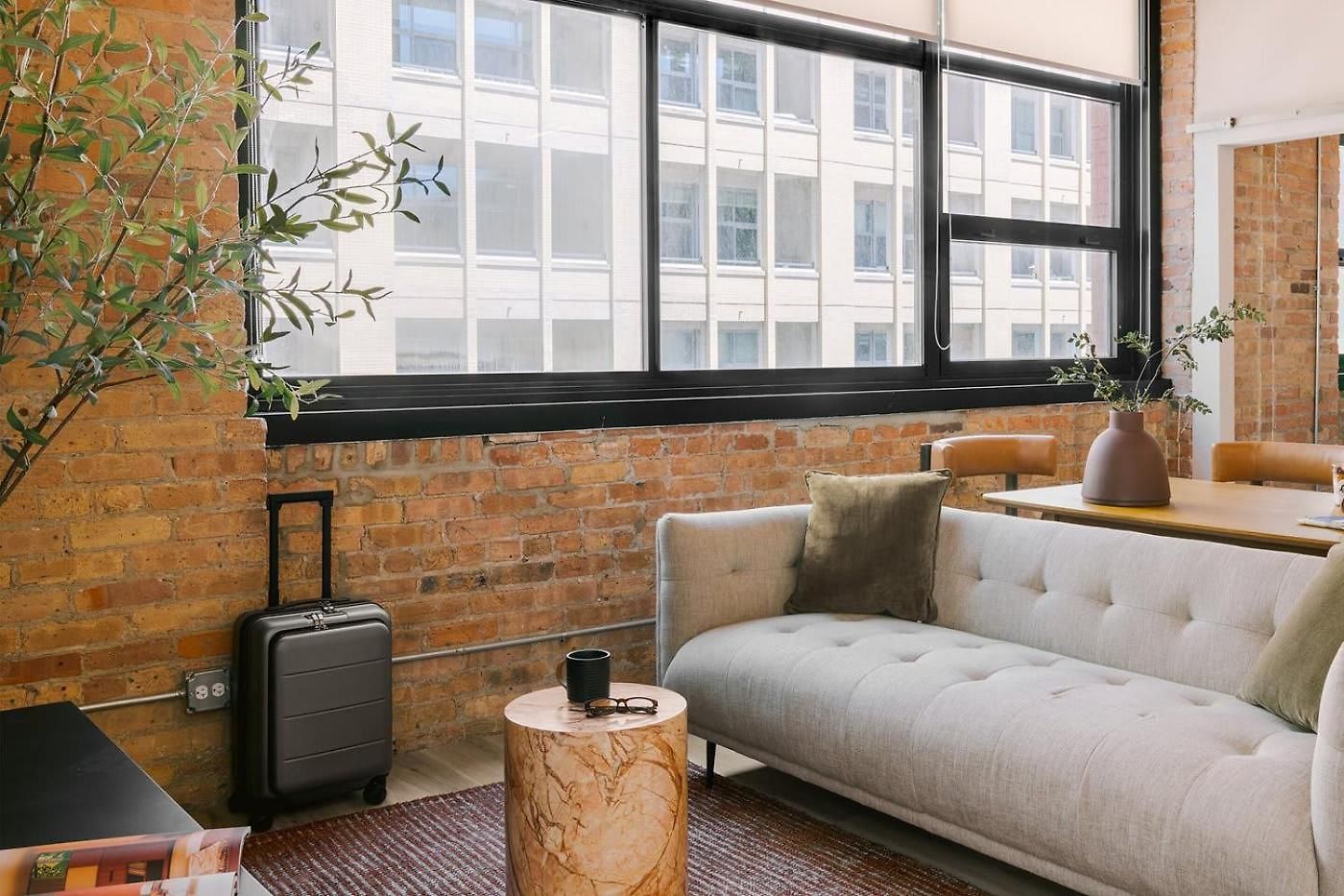 Livn West Loop 2 Bedroom View Apartment