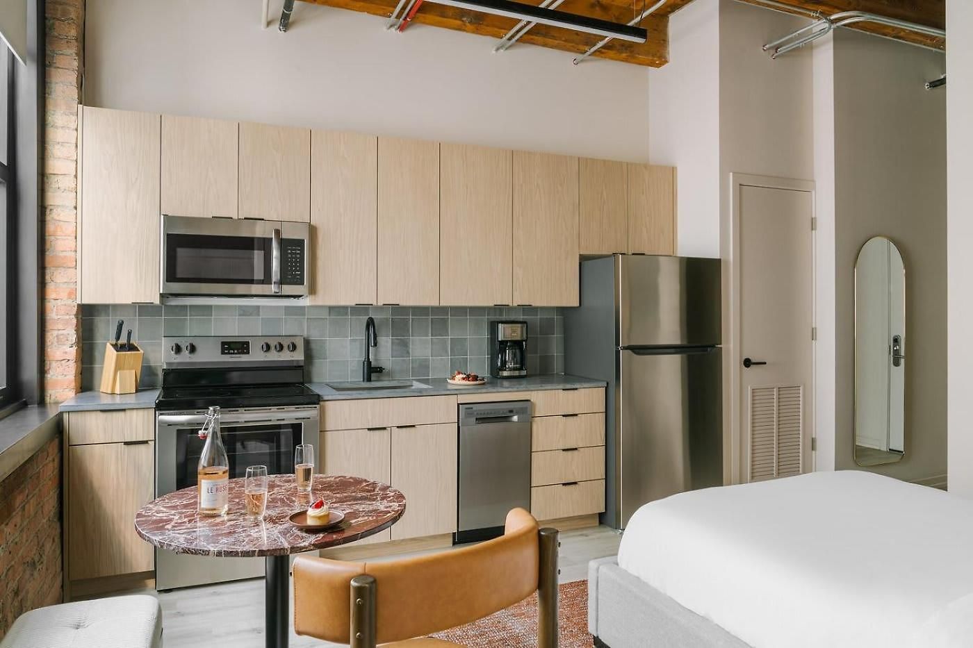 Livn West Loop Queen Superior Apartment Chicago
