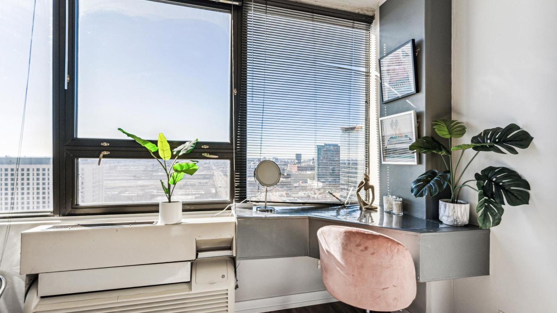 Mich Ave, Downtown, Grant Park 2bd-2ba #23 Apartment