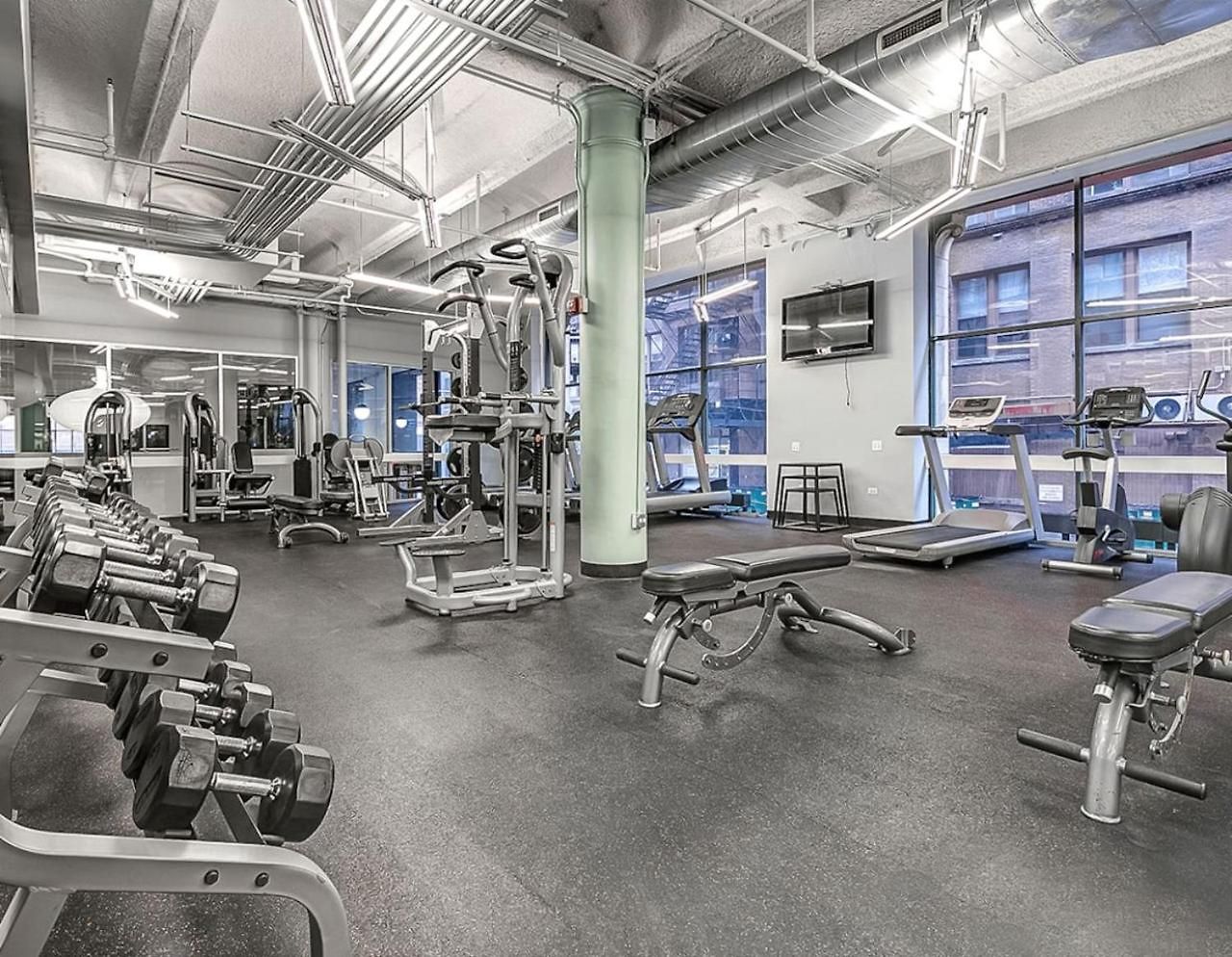 Downtown Penthouse I Vintage , Gym & Balcony #5 Apartment *