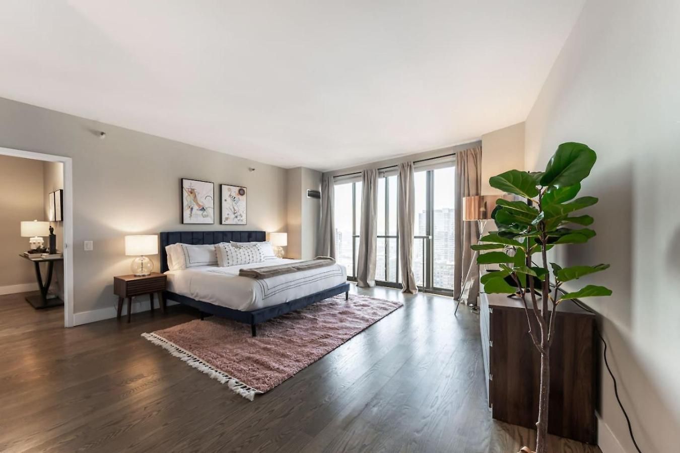 Apartment Downtown Penthouse 3bd Views Parking Gym #2 *