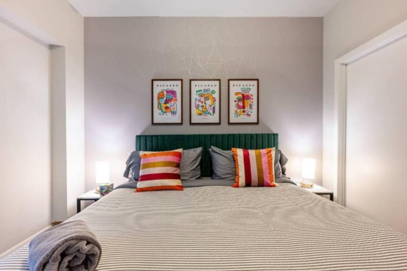 Apartment Sleep 14 Downtown, Vintage 5bd-2ba Gym & Patio