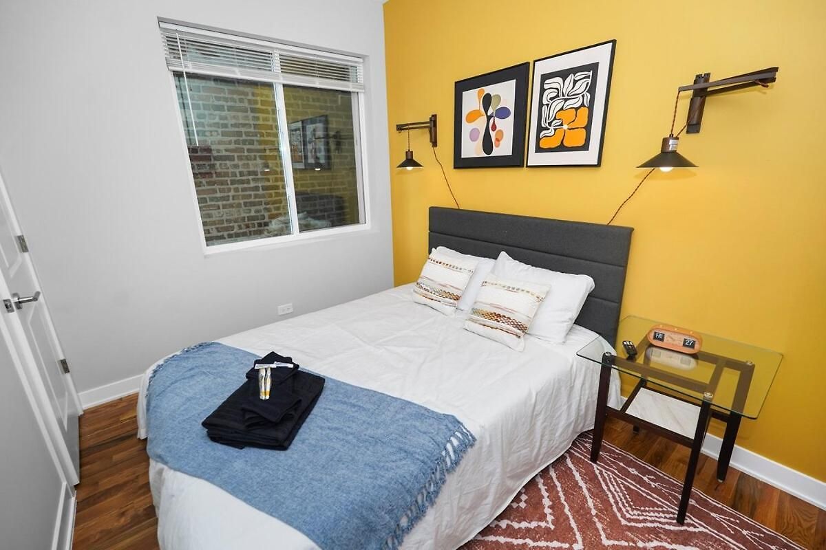 Modern 3br Retreat Near United Center & West Loop Chicago