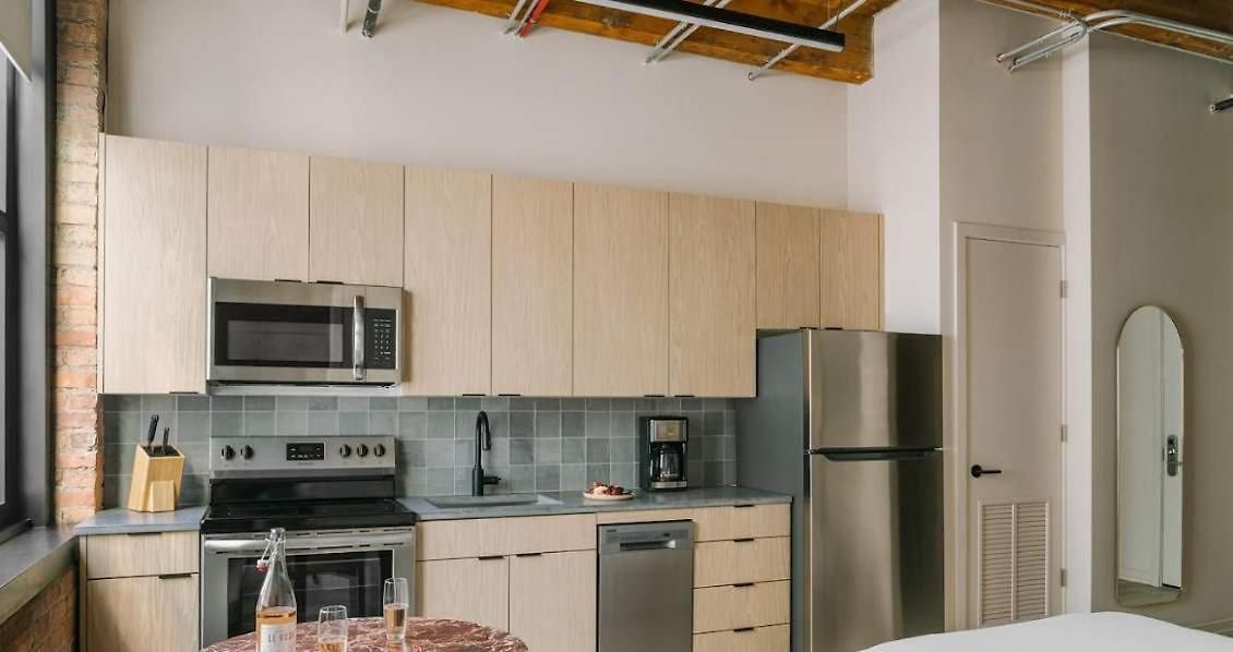 Livn West Loop King *