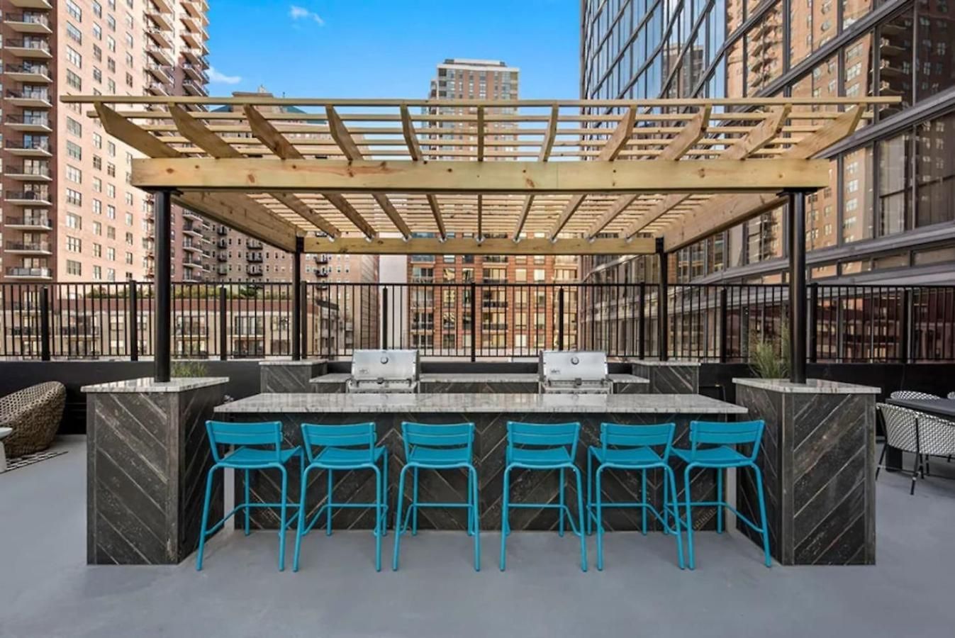 Apartment Downtown Penthouse 3bd Views Parking Gym #2 Chicago