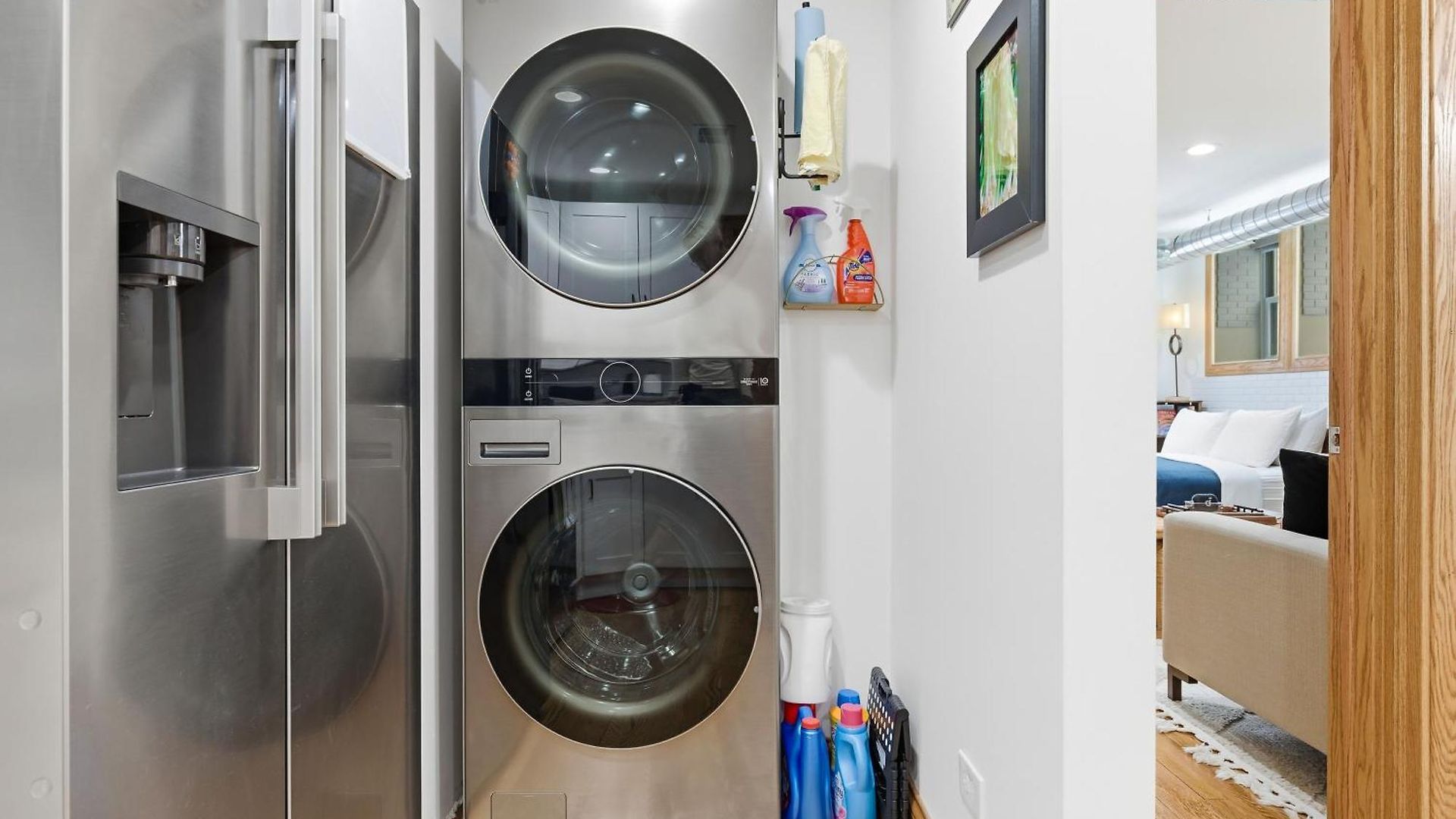 Fully Updated Jr, 1 Bed, Steps From Lincoln Park *