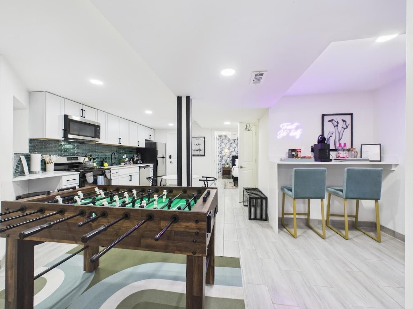 Apartment Wrigleyville Art Deco Executive Duplex Garage Chicago