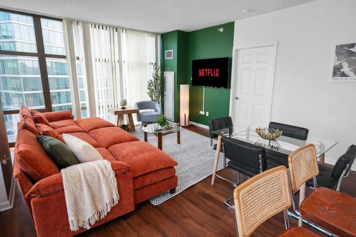 21st Floor Skyline 2br Near Grant Park & Field Museum Apartment *