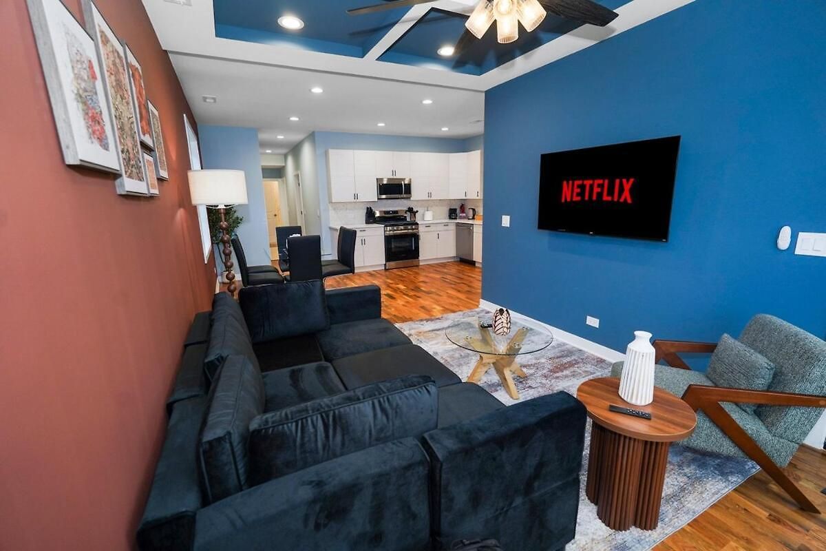 Modern 3br Retreat Near United Center & West Loop Chicago