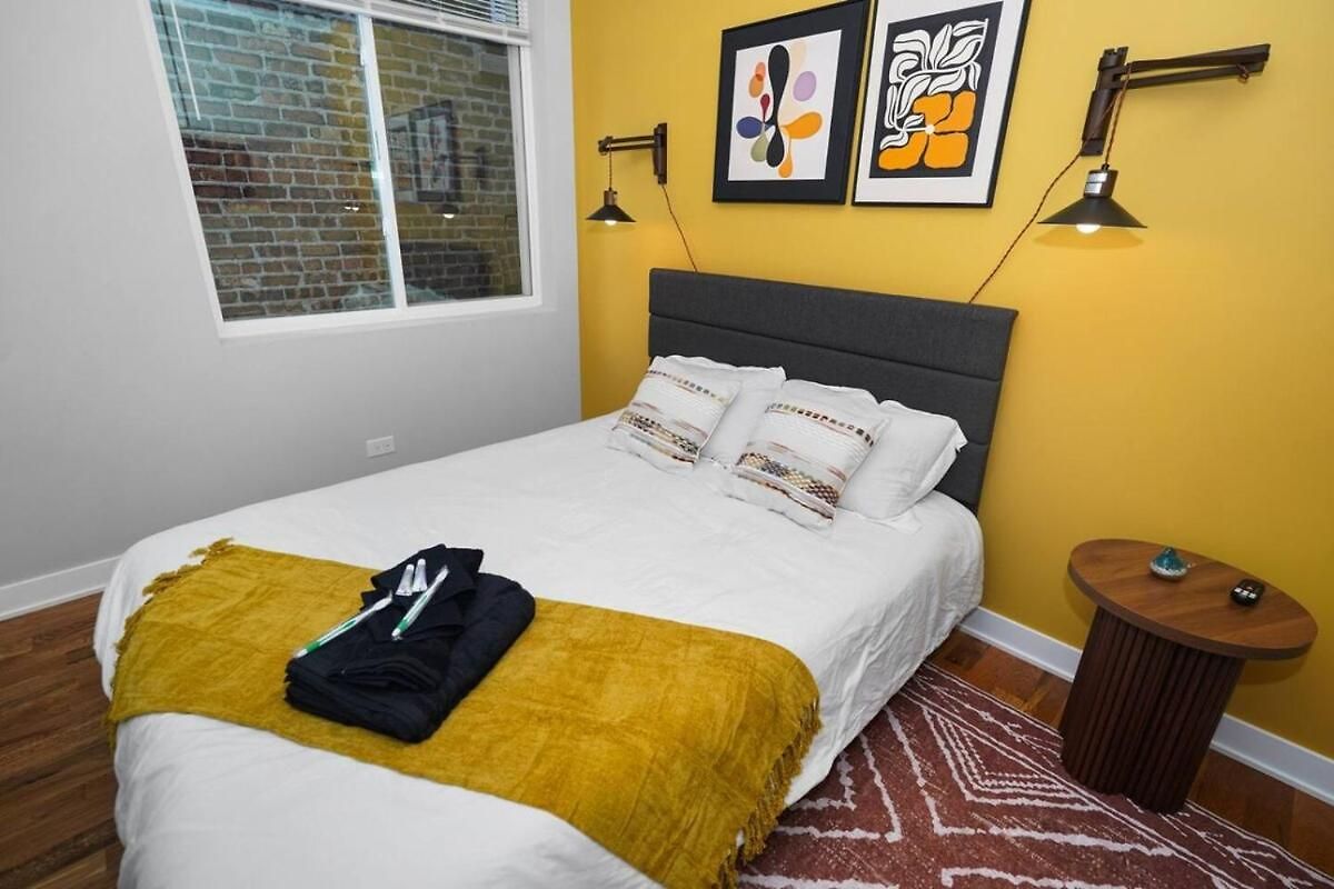 3br Oasis Near Downtown & United Center Apartment Chicago