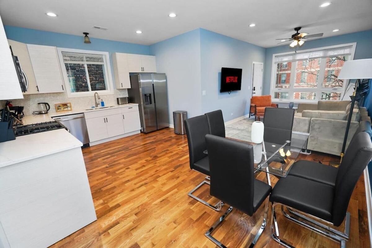 Apartment 3br Oasis Near Downtown & United Center Chicago