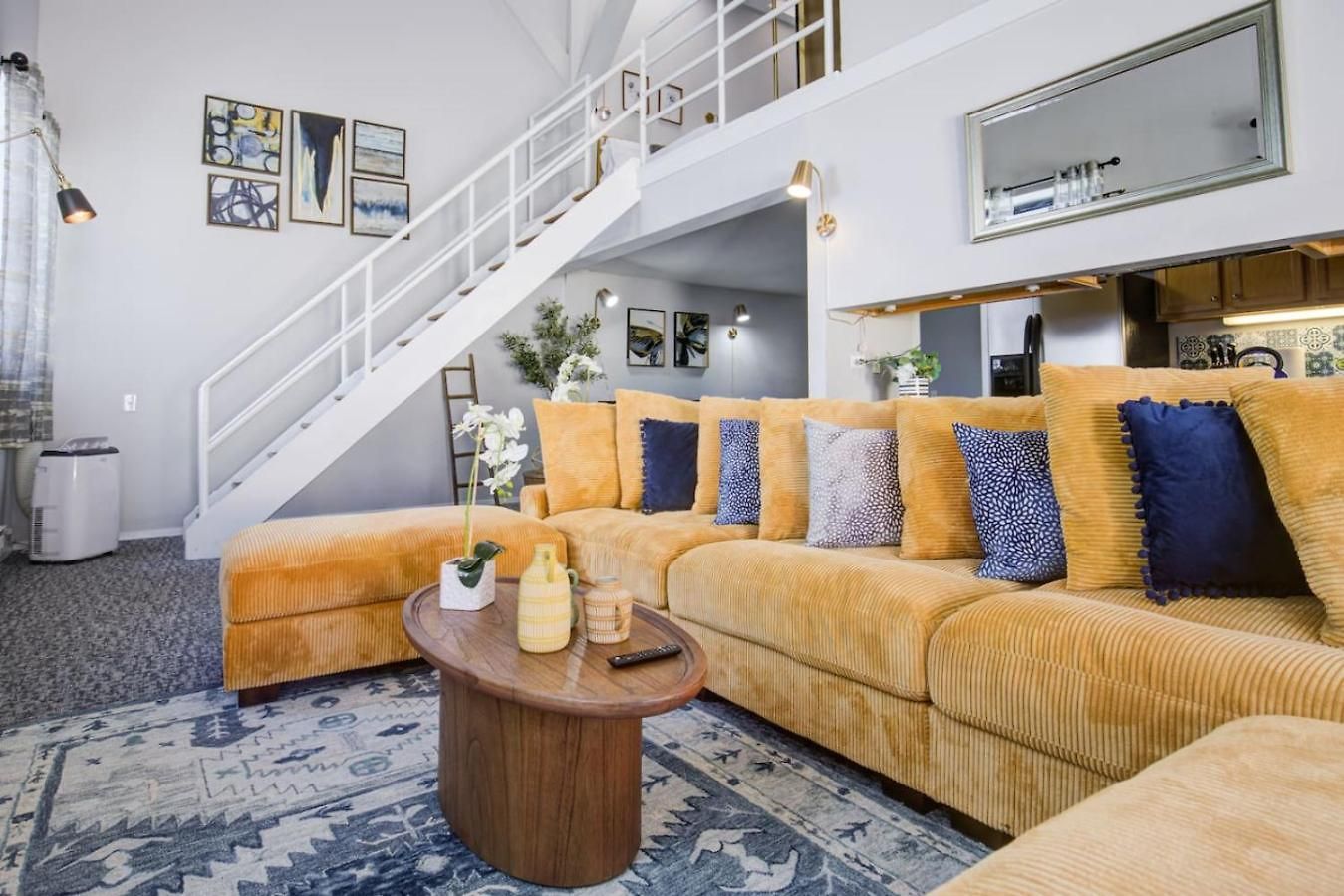 Downtown Penthouse I Vintage , Gym & Balcony #5 * Chicago