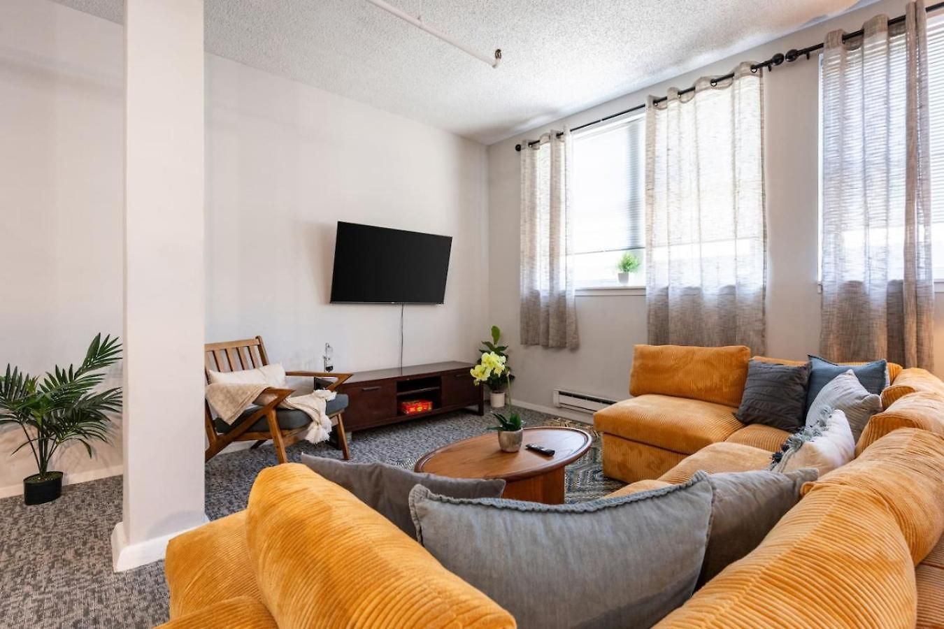 Spacious Downtwn Penthouse Vintage 3bd-gym & Balcony #2 Apartment