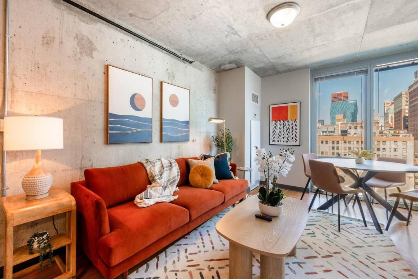 Downtown 9bd - Sleep 18 - *
