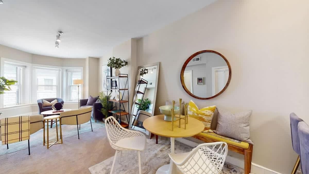 Chic River North Retreat *