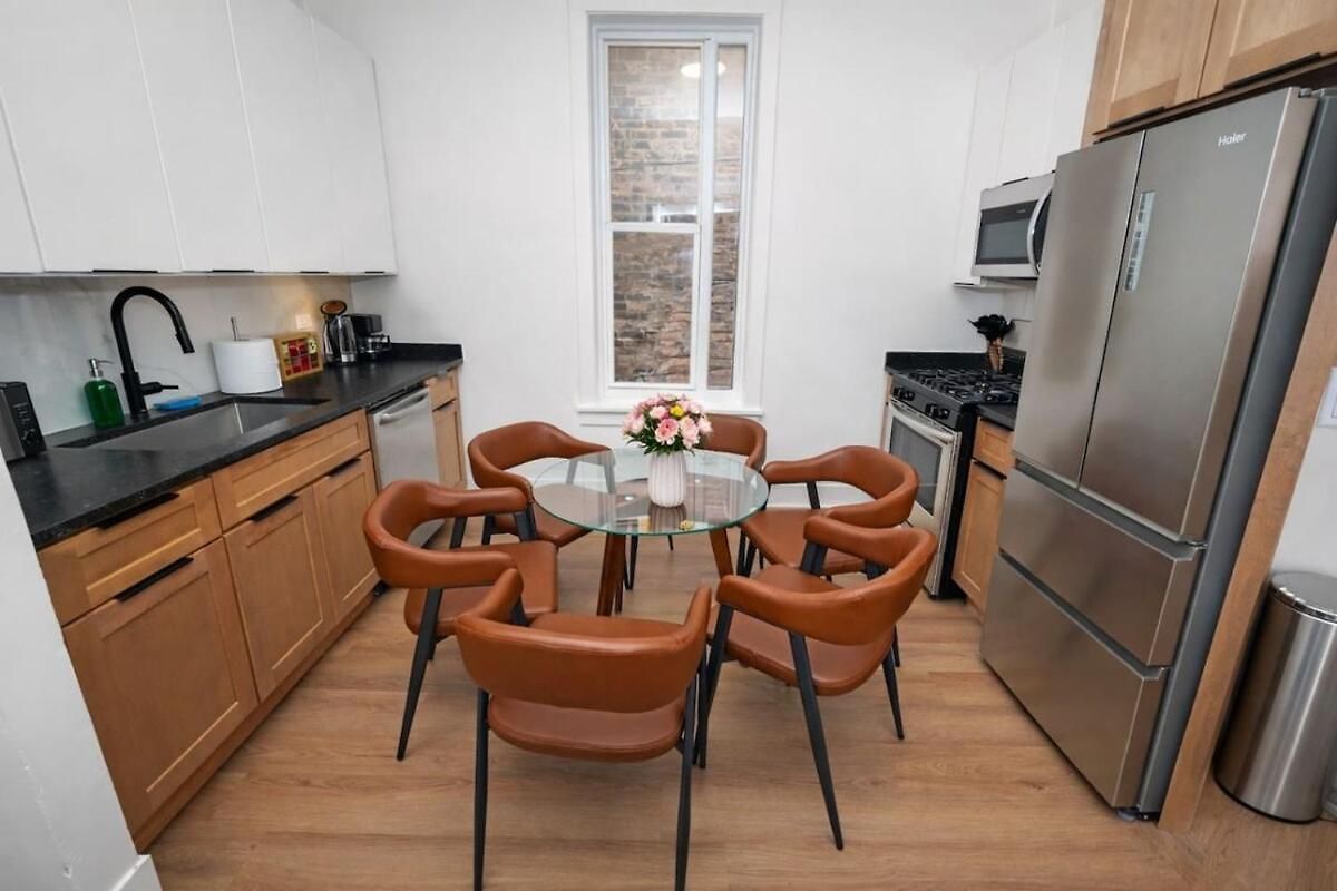 Modern 3br King Near United Center Apartment