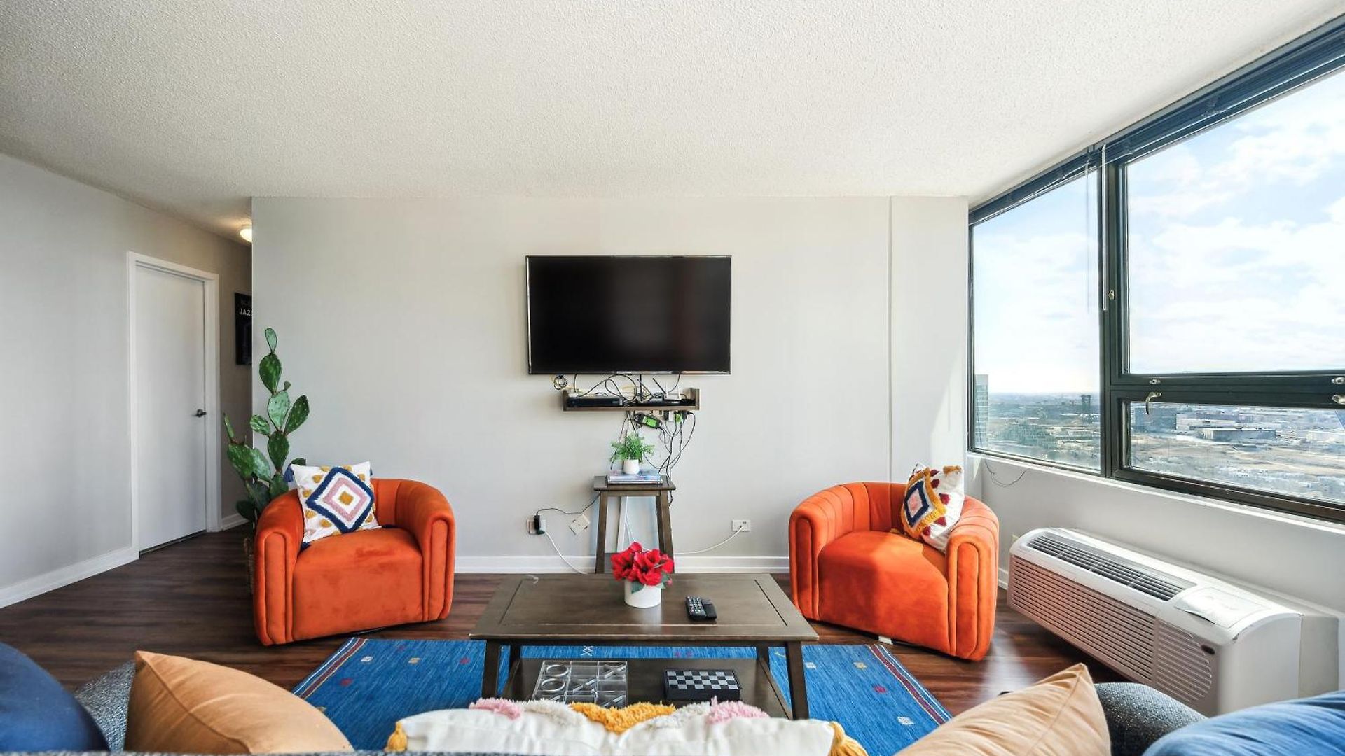 Mich Ave Downtown 2bd, Grant Park Museums #25 Apartment