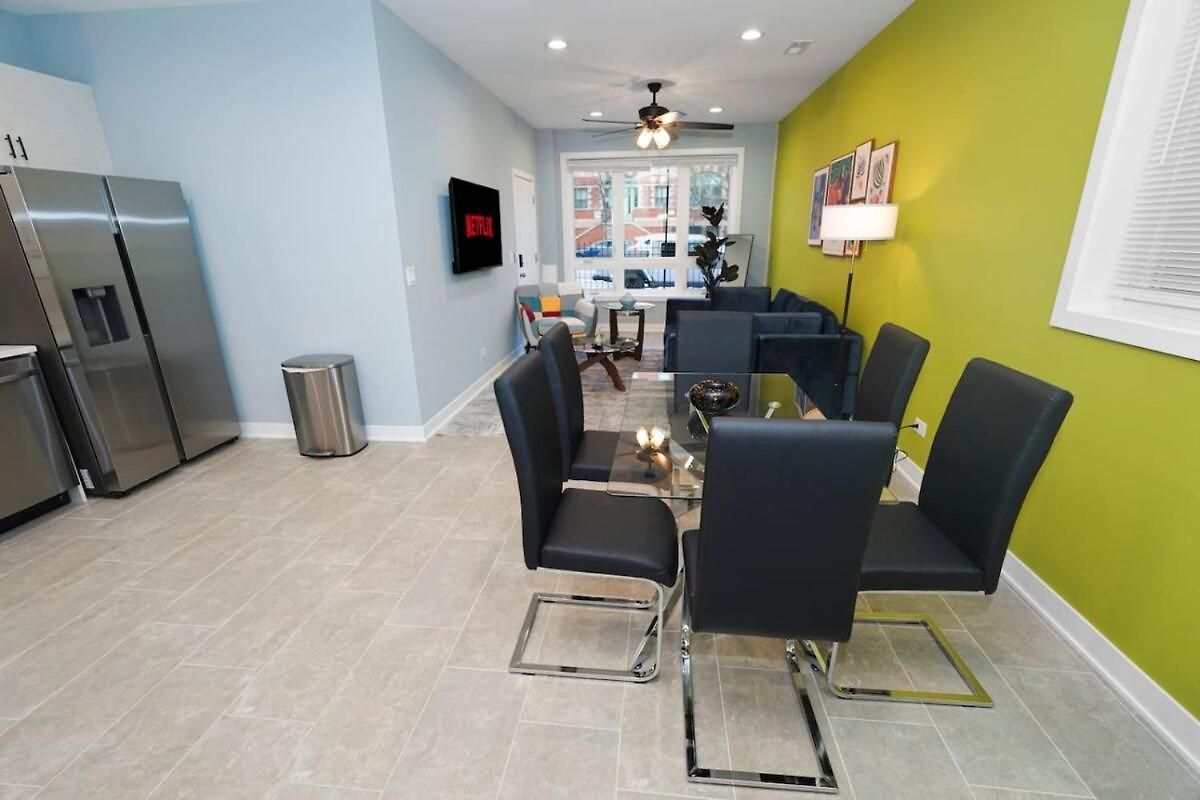Apartment Spacious 3br Near United Center & Medical District