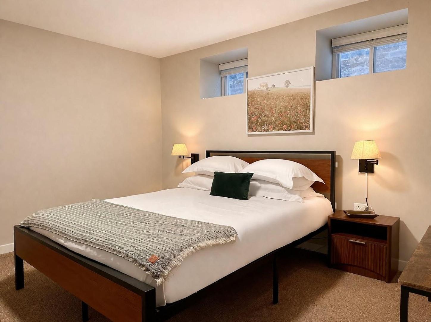 Flexhome West Town - Spacious 2br Duplex - Sleeps 8