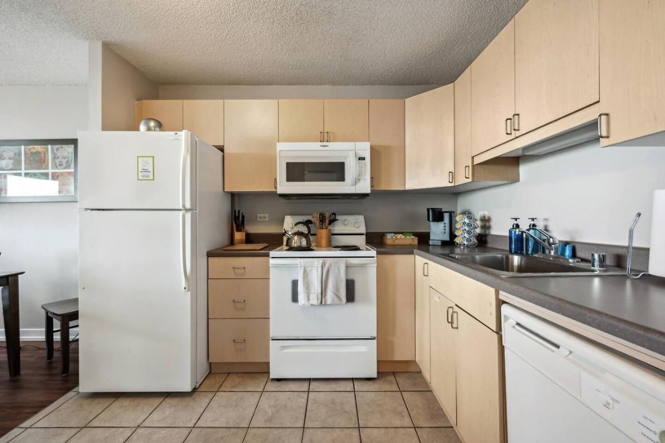 Mich Ave Downtown 2bd, Grant Park Museums #25 *