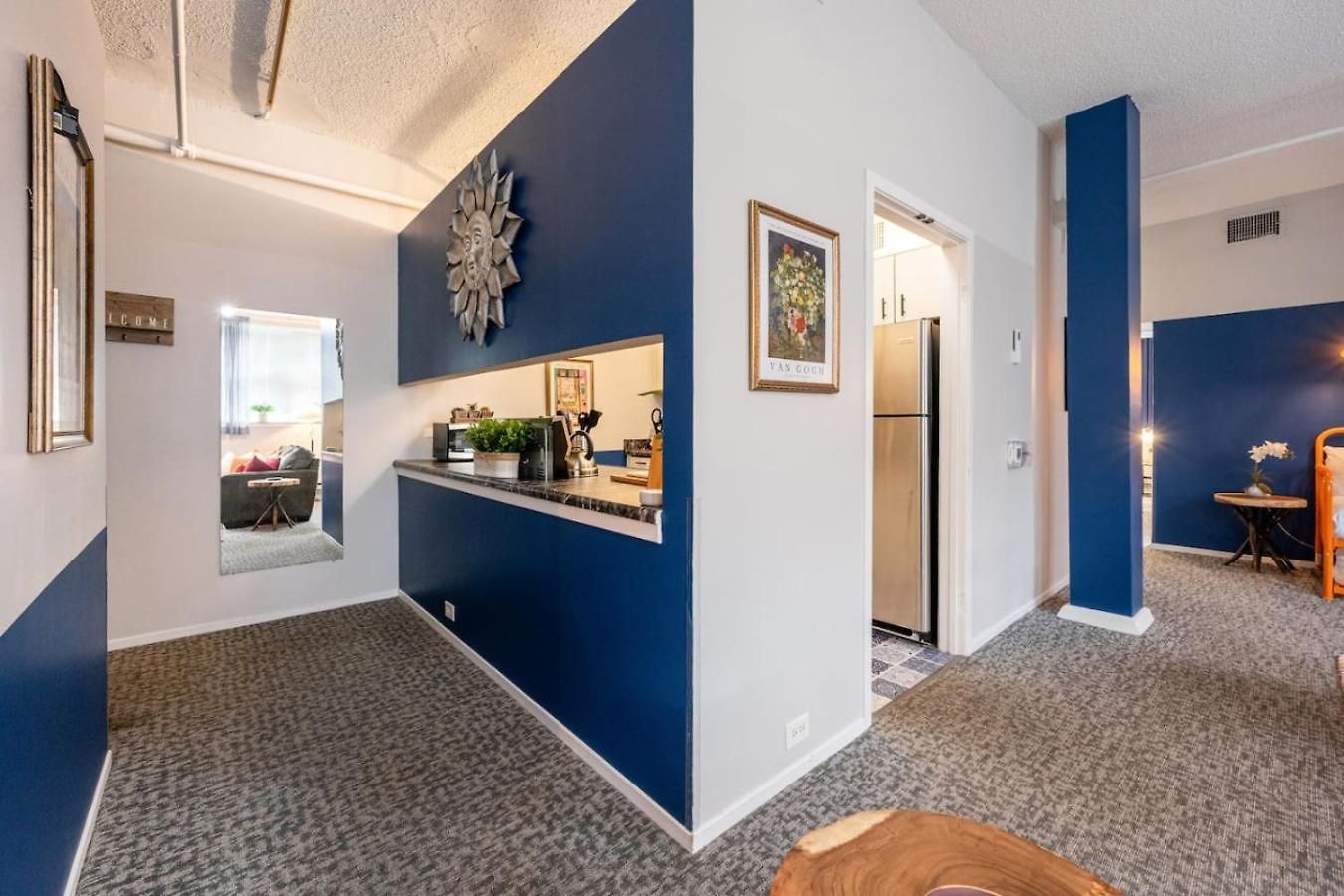 Downtown Penthouse, Vintage 2bd Gym #1 Apartment