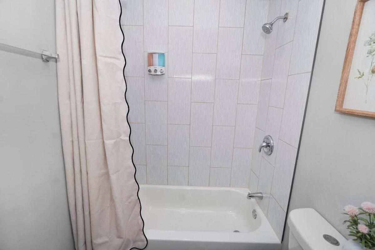 Spacious 3br Near United Center & Medical District * Chicago