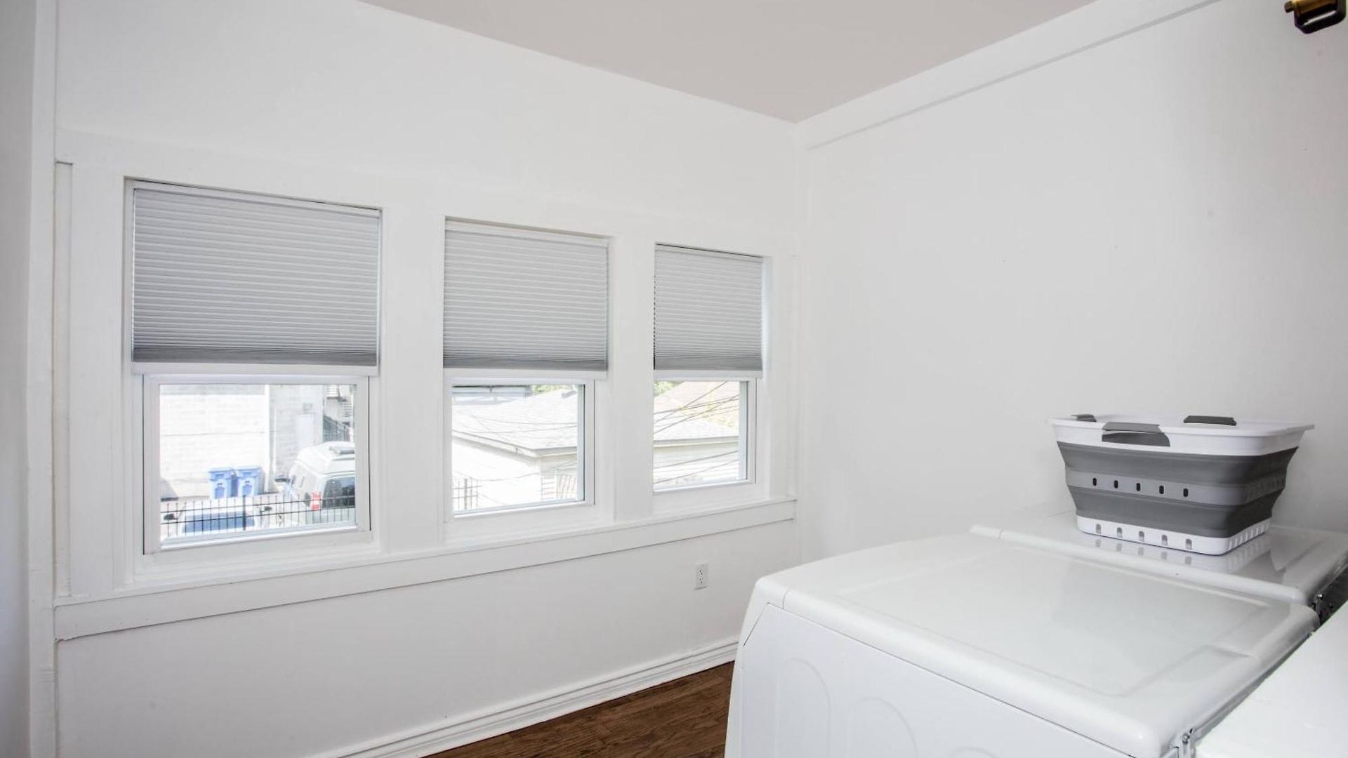 King Bed, Great Wifi, United Center, Walk To Train Chicago