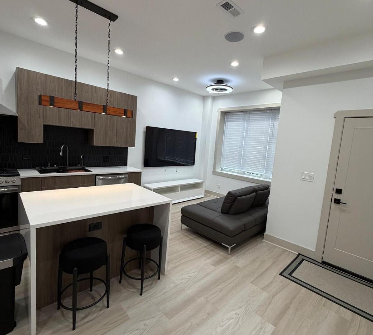 Apartment Living Like A Local In The Heart Of Bronzeville *