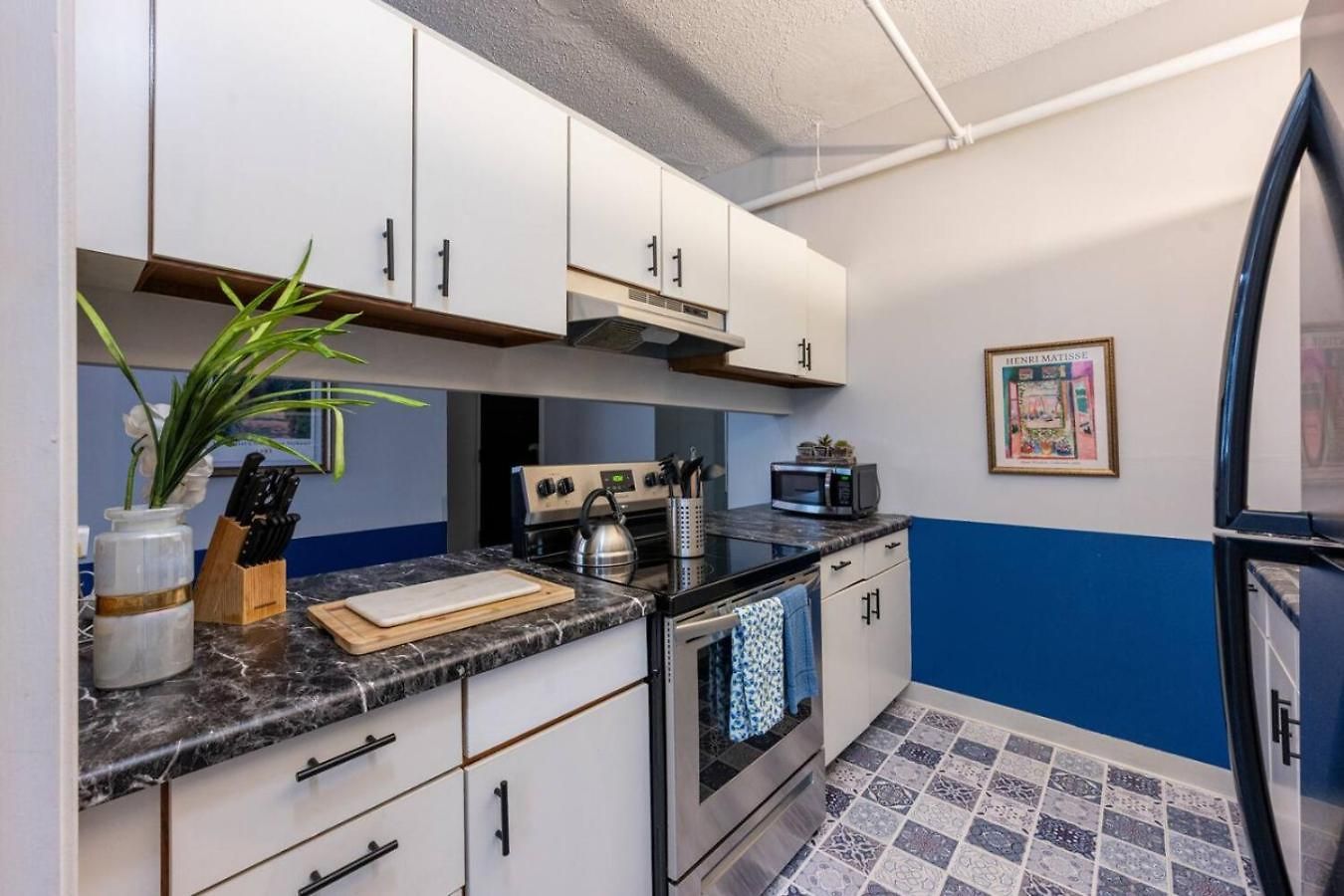 Sleep 14 Downtown, Vintage 5bd-2ba Gym & Patio *