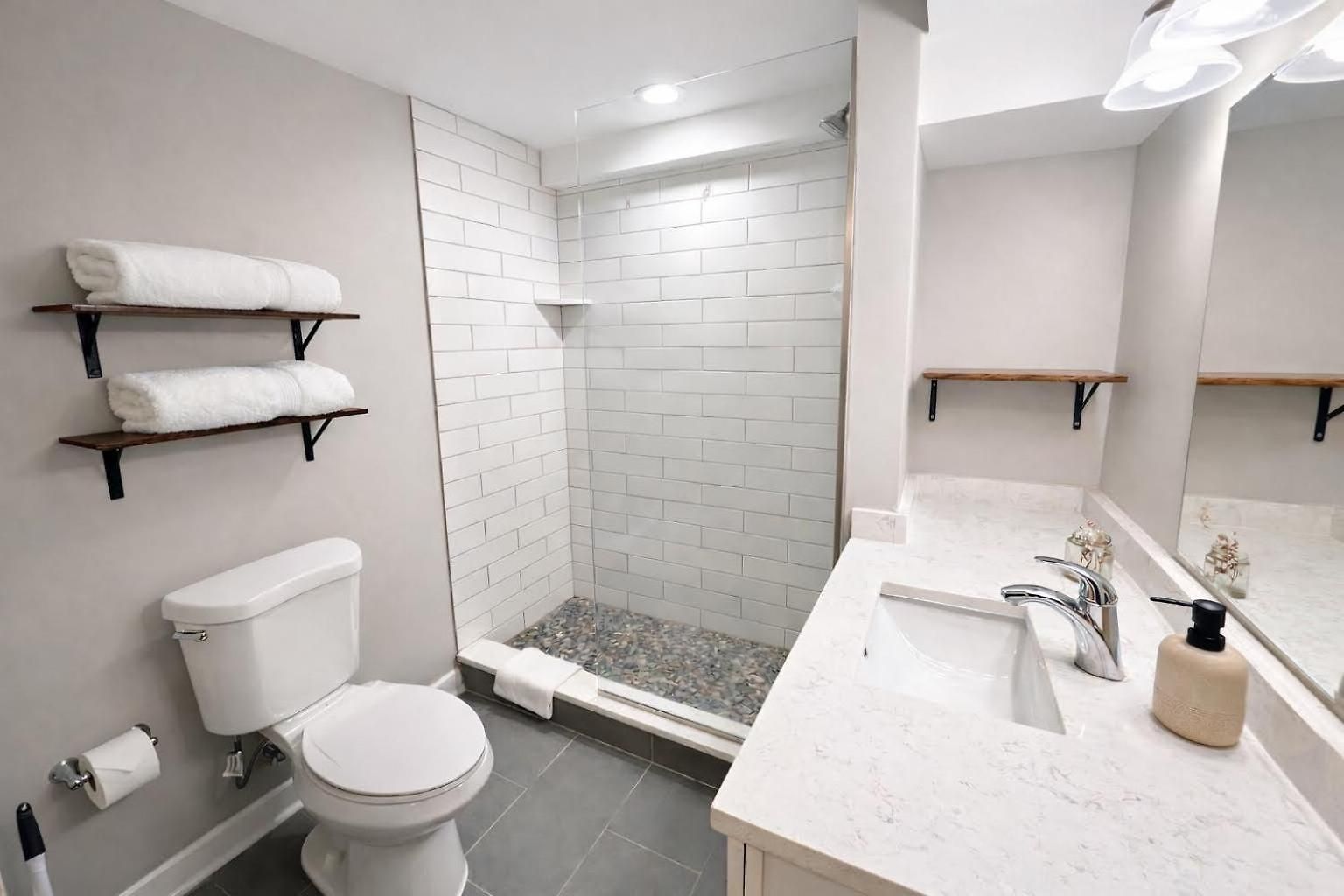 Flexhome West Town - Spacious 2br Duplex - Sleeps 8 Apartment *
