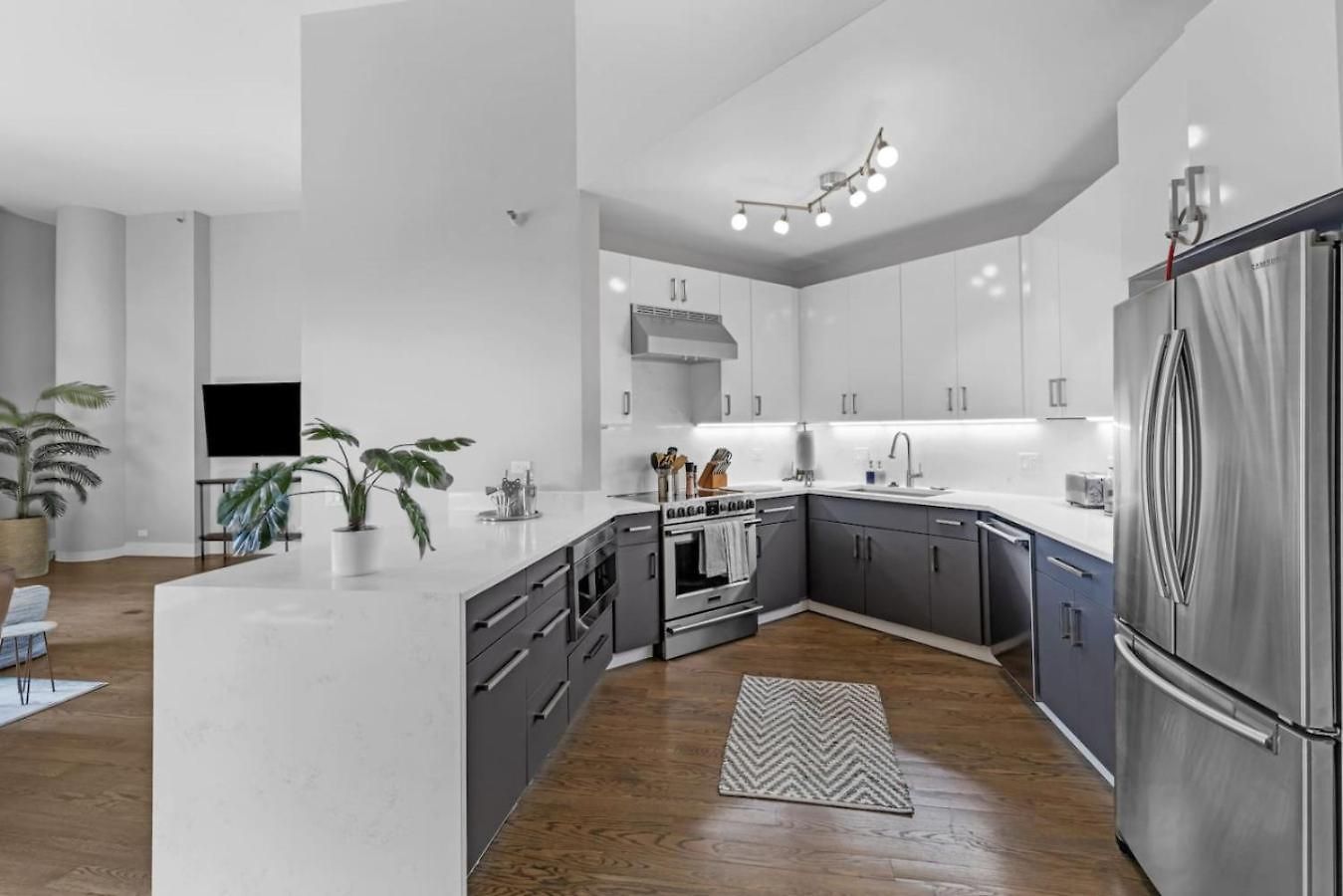Apartment Dtown Penthouse - 4bd-4ba Parking Gym *