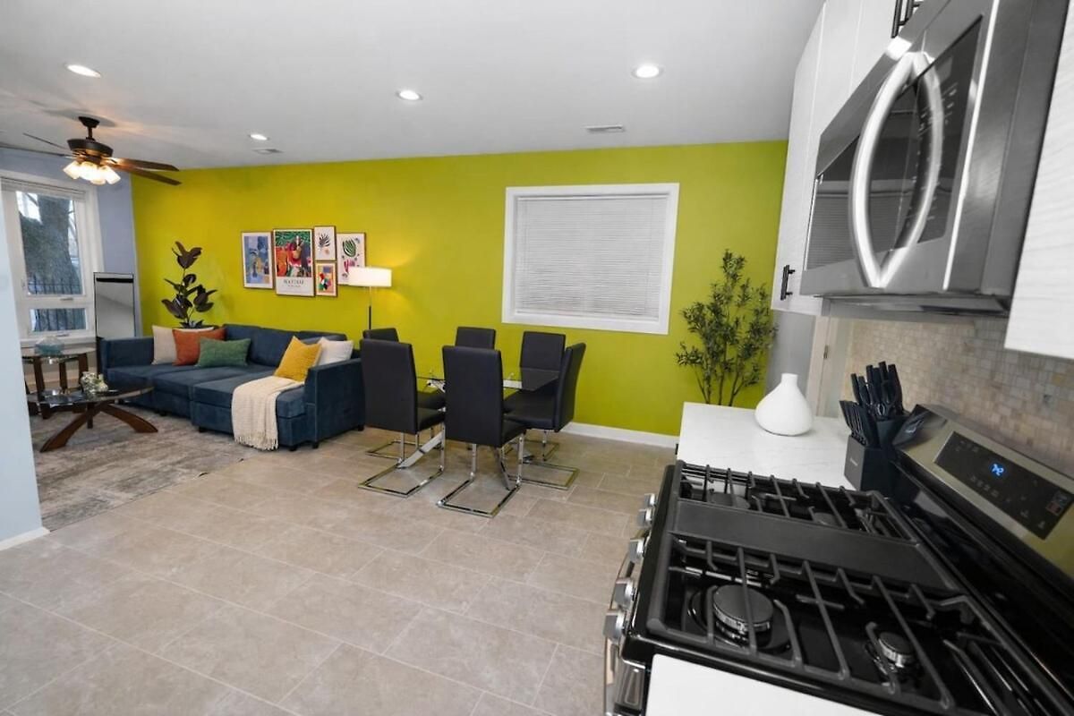 Spacious 3br Near United Center & Medical District