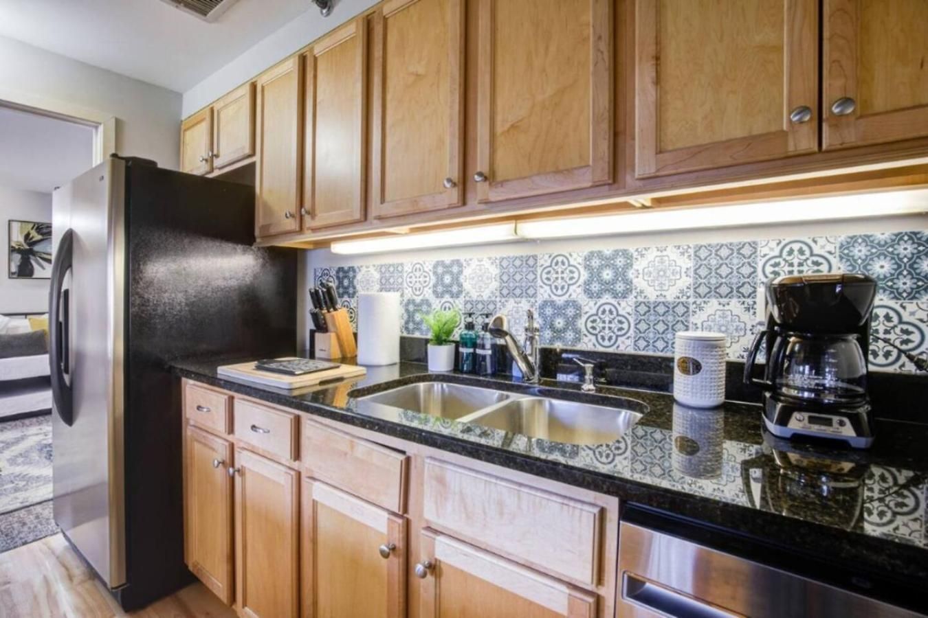 Apartment Sleep 25 - Huge Downtown Vintage Lofts, Balcony & Gym *