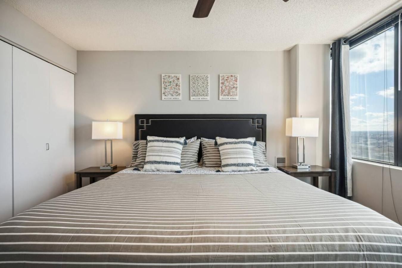 Mich Ave Downtown 2bd, Grant Park Museums #25 Apartment