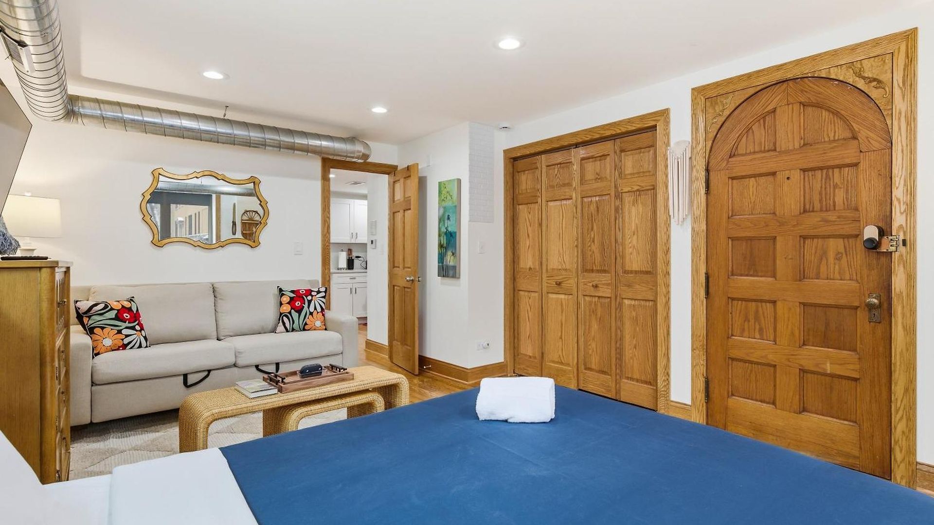 Fully Updated Jr, 1 Bed, Steps From Lincoln Park *