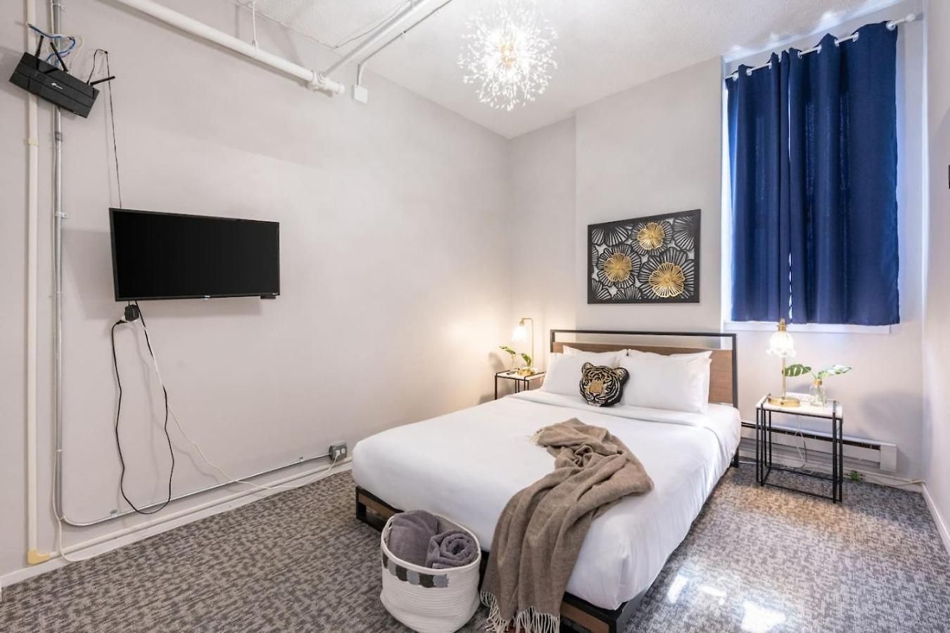 Downtown Penthouse, Vintage 2bd Gym #1 *
