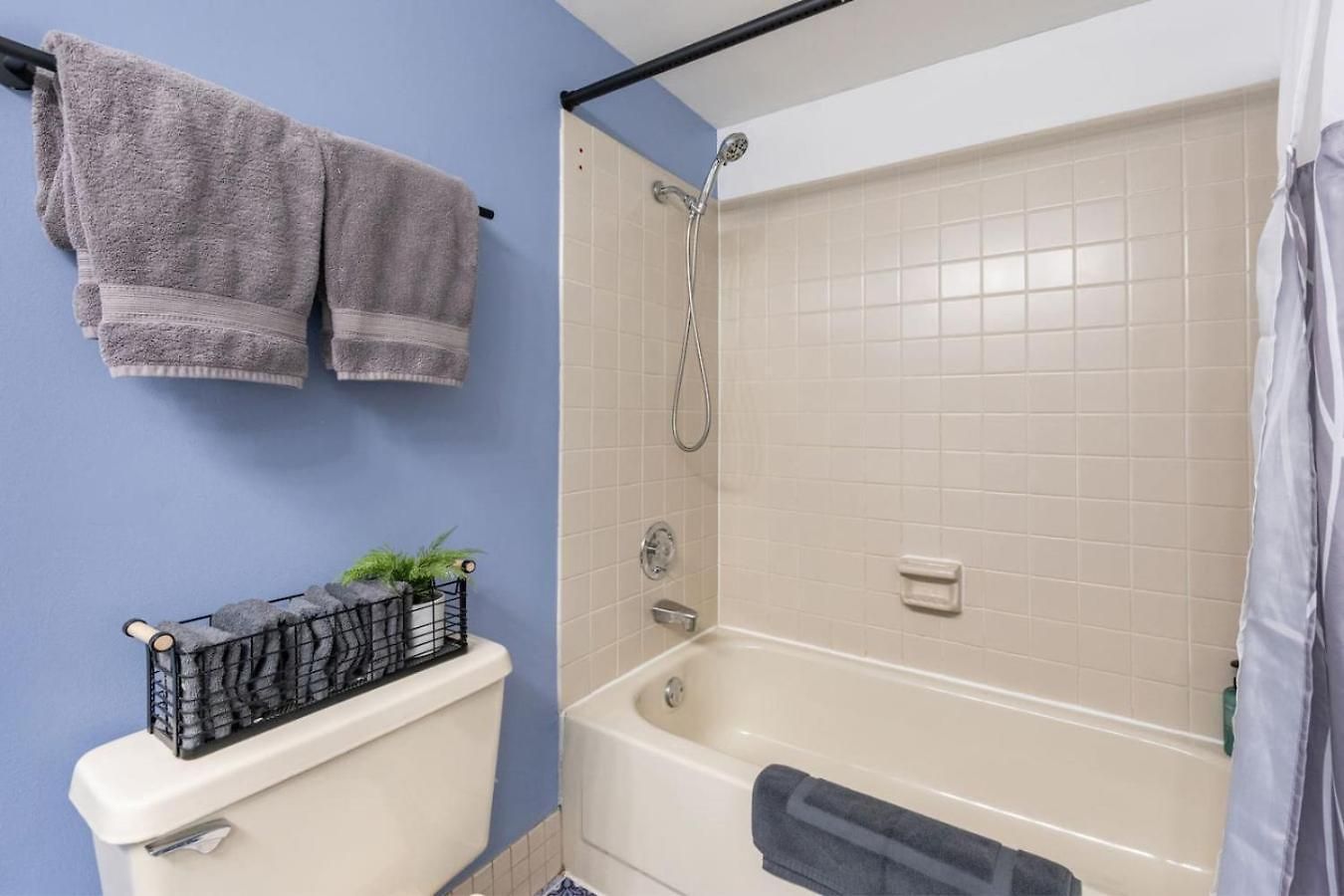 Apartment Sleep 14 Downtown, Vintage 5bd-2ba Gym & Patio Chicago