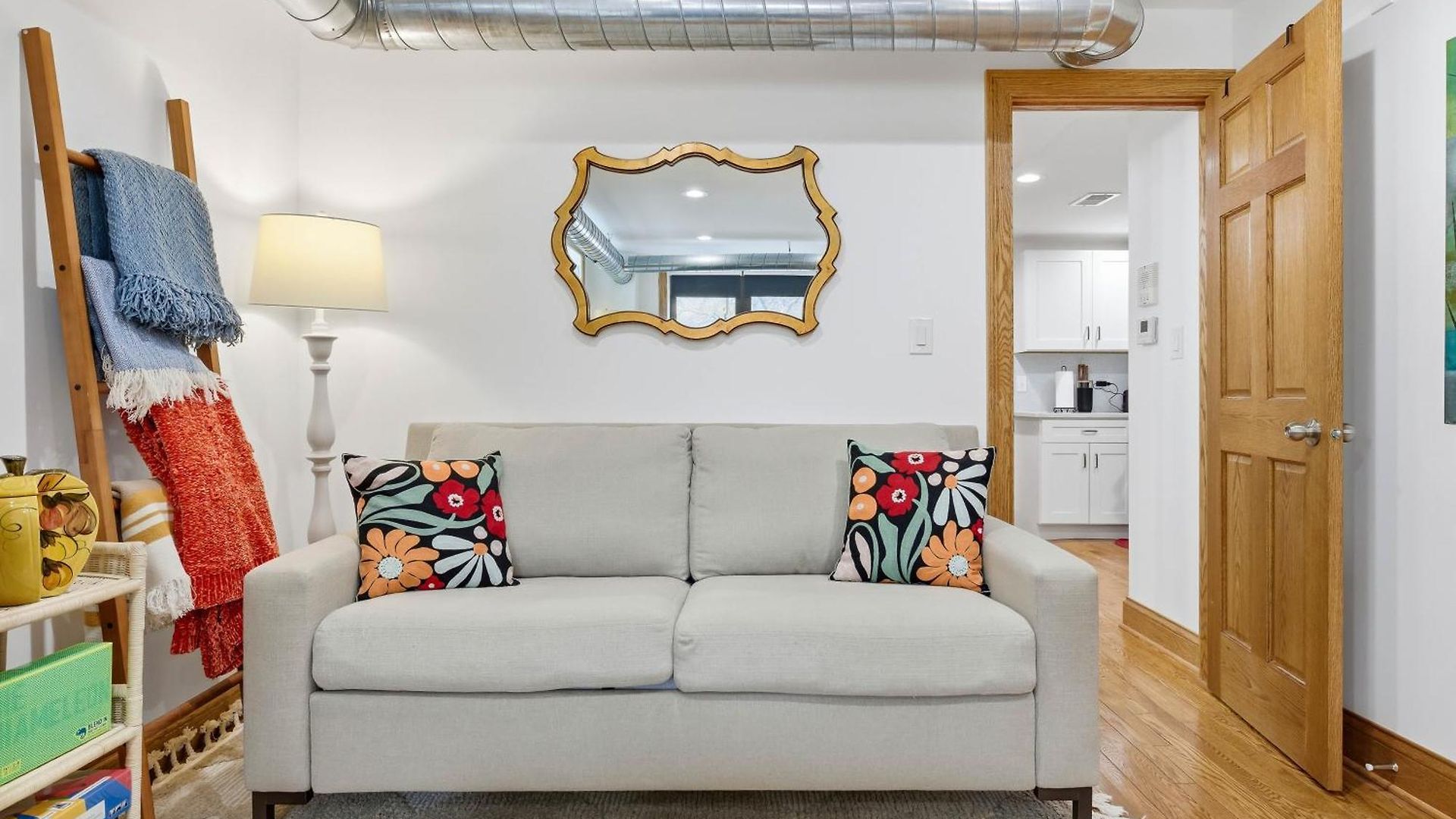 Apartment Fully Updated Jr, 1 Bed, Steps From Lincoln Park *