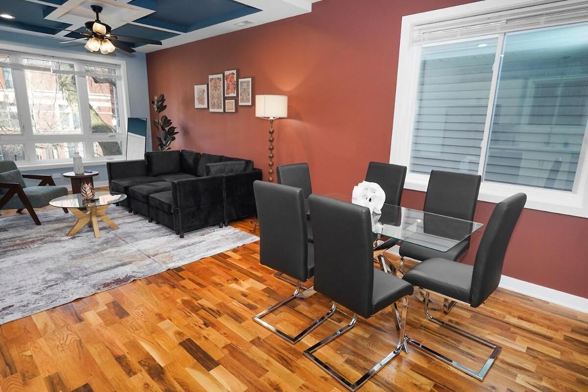 Modern 3br Retreat Near United Center & West Loop *