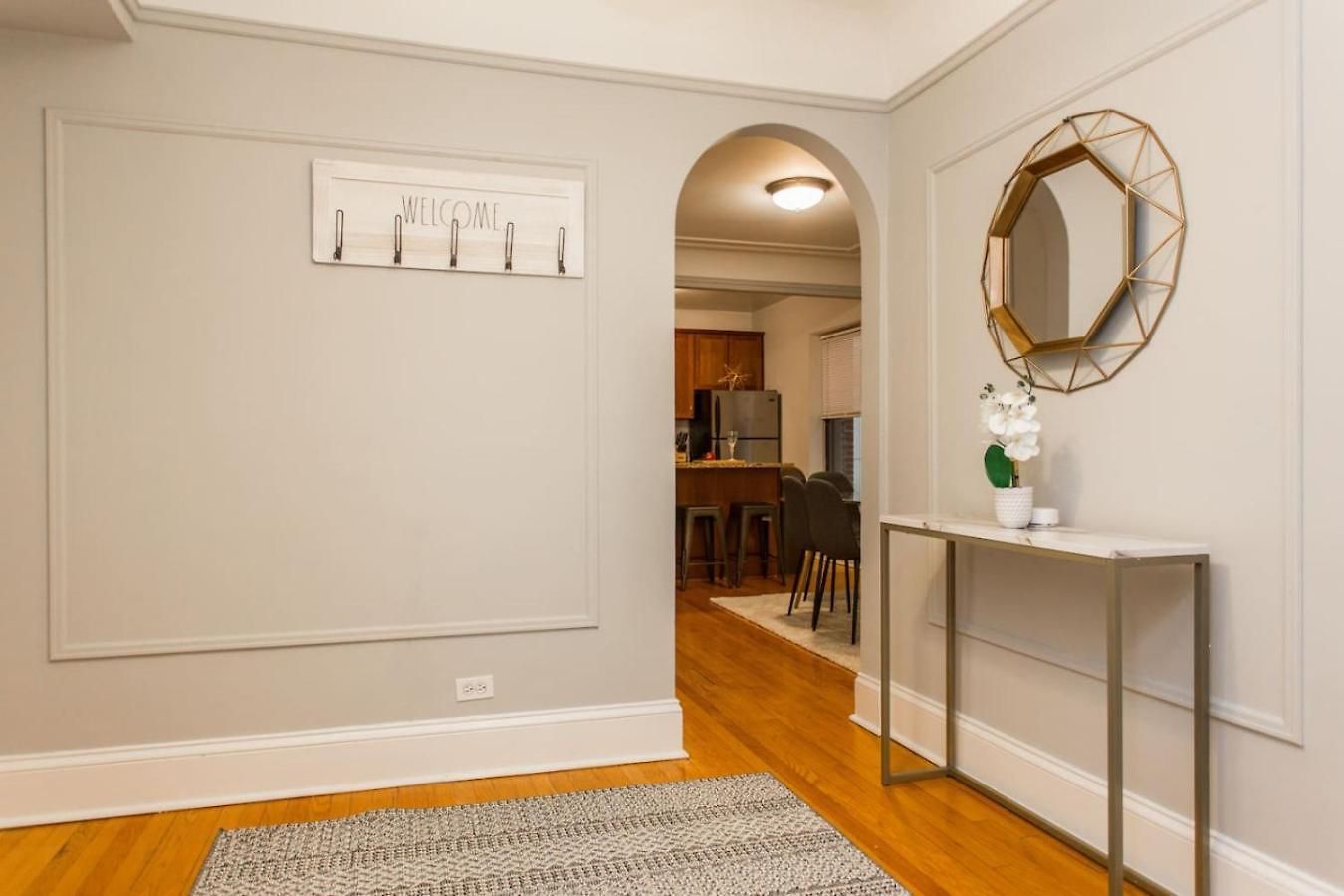 Gold Coast Mag Mile Location #1 Apartment *