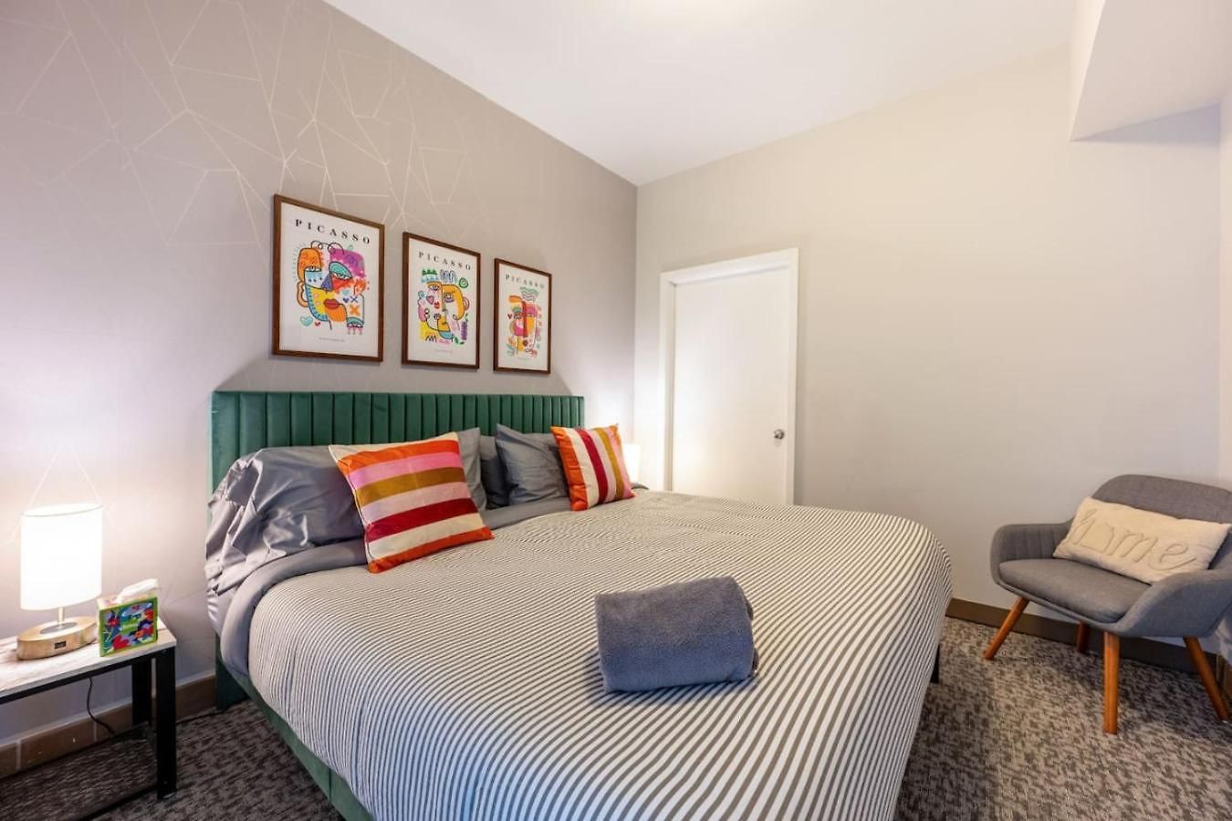 Spacious Downtwn Penthouse Vintage 3bd-gym & Balcony #2 Apartment *