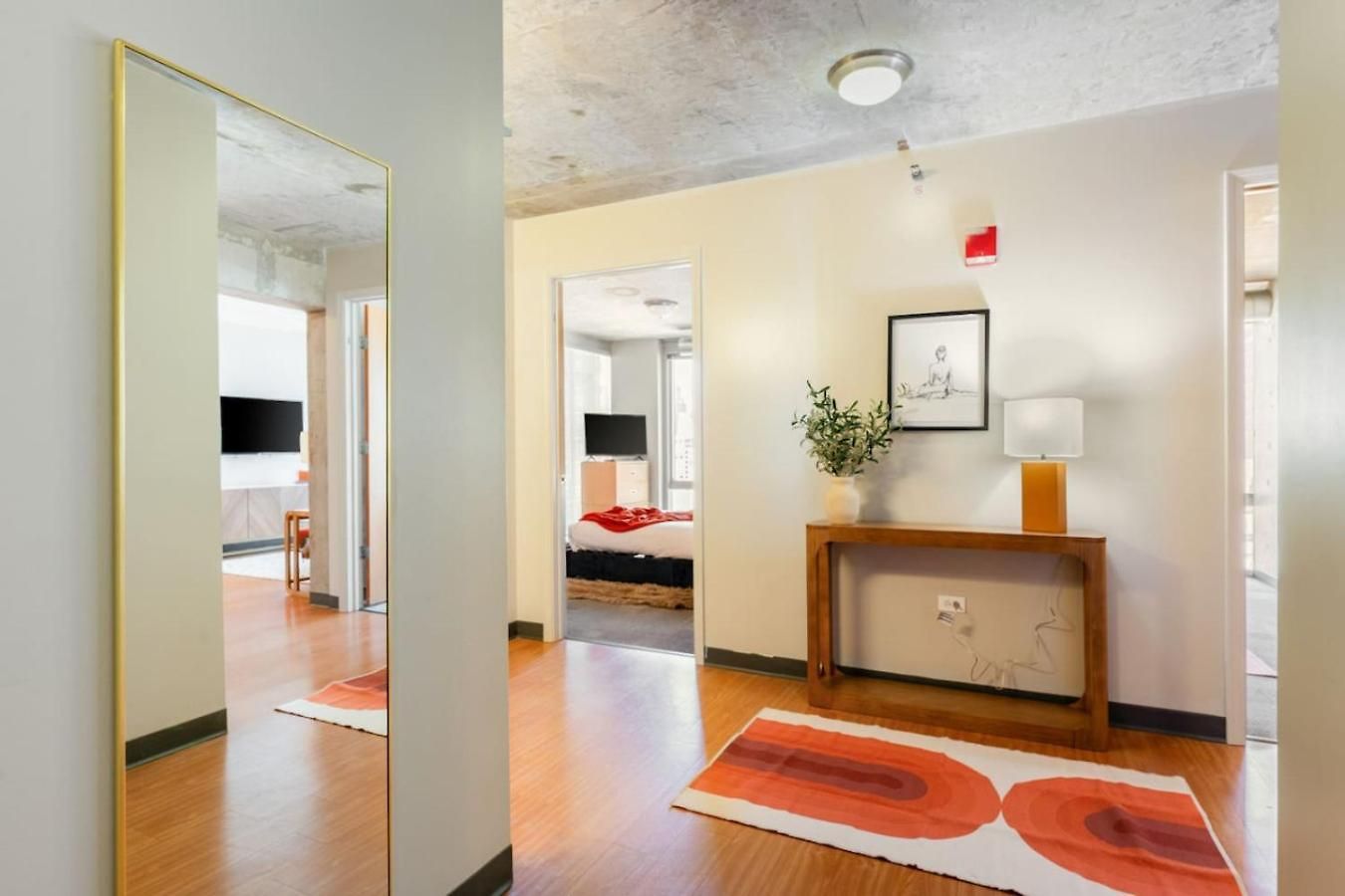 Downtown 2bd Gym Near Park Museums #4 Apartment