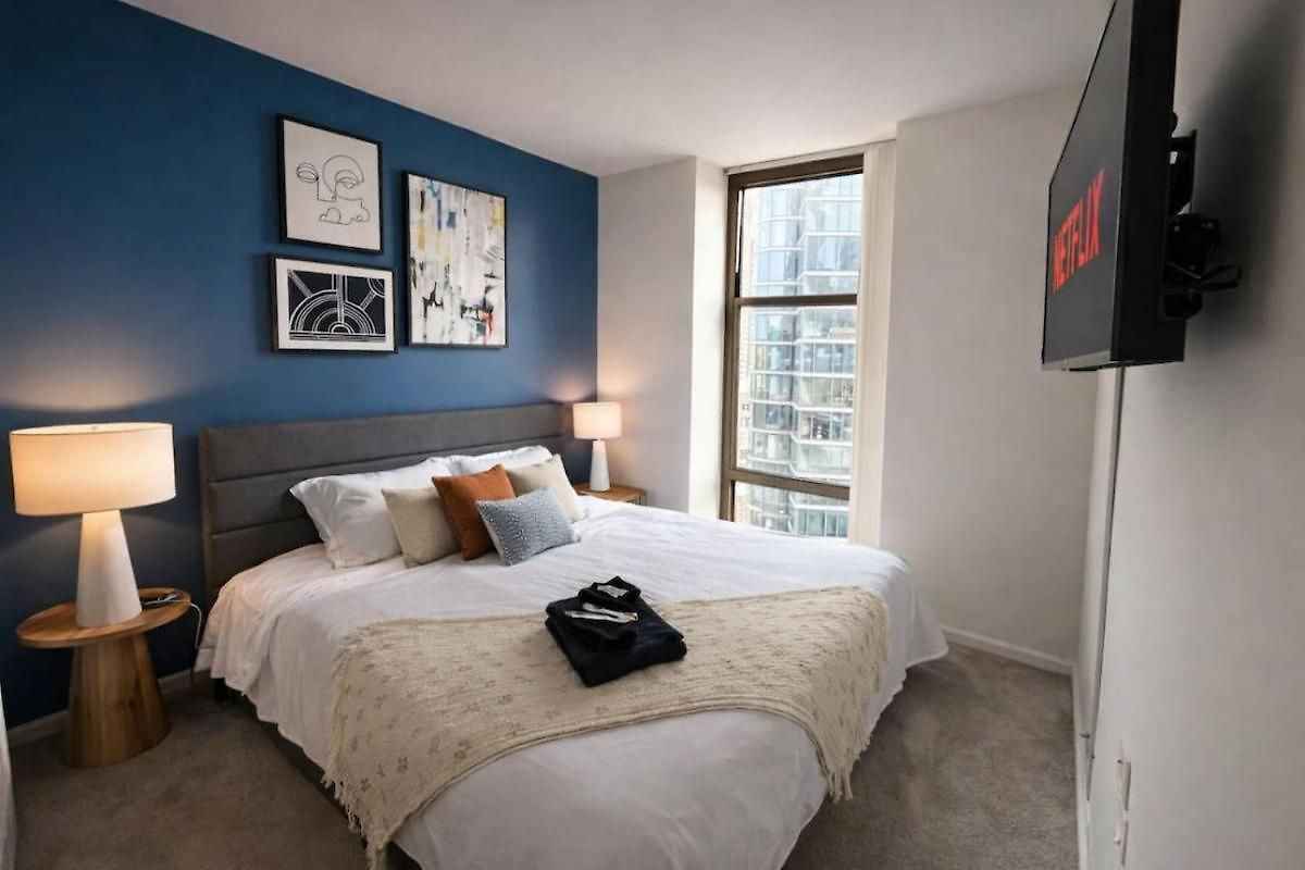 Grant Park 2br With Balcony Skyline View & Gym In Downtown Chicago
